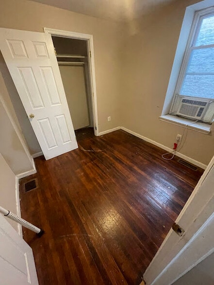 Bedroom - 1806 N Gratz St