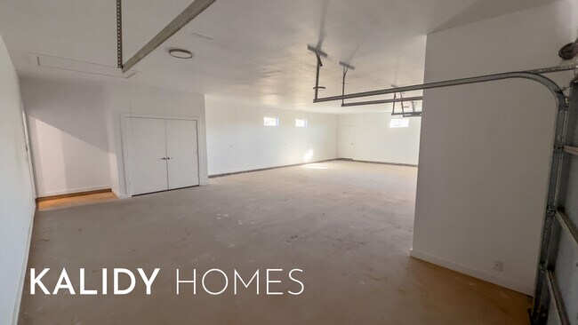 Building Photo - 17636 Salma Rd