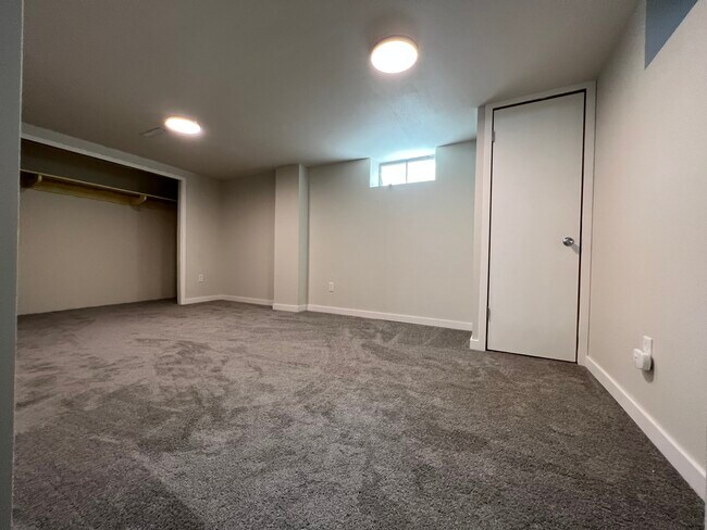 Building Photo - 1310 55th St