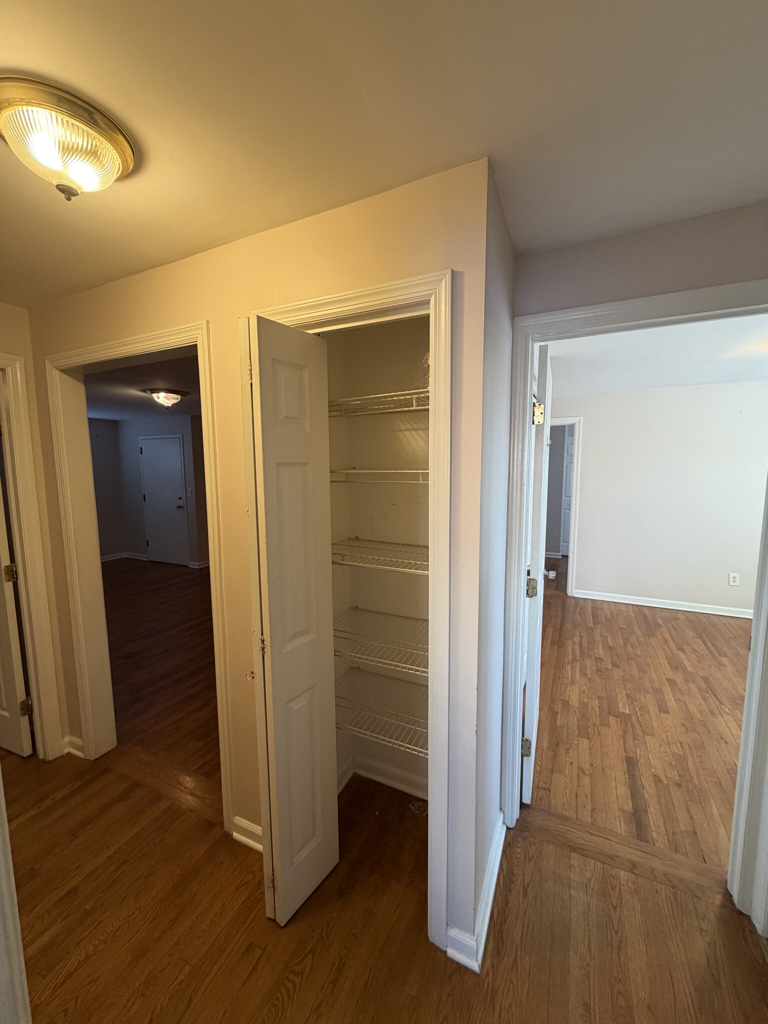 Building Photo - 186 Seaton Rd