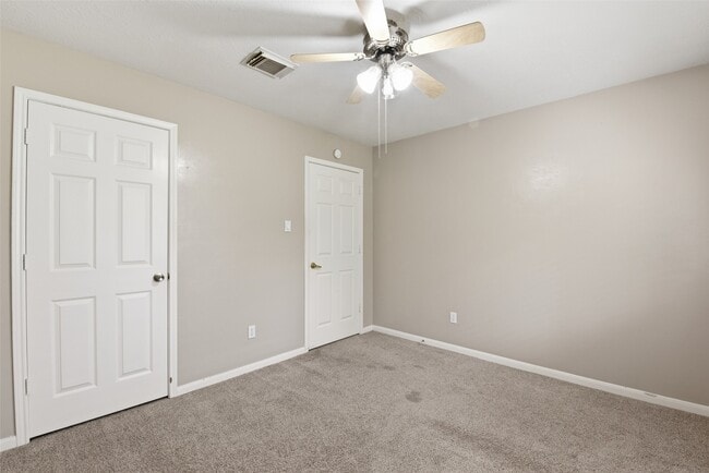 Building Photo - 3327 Shady Glen Ln