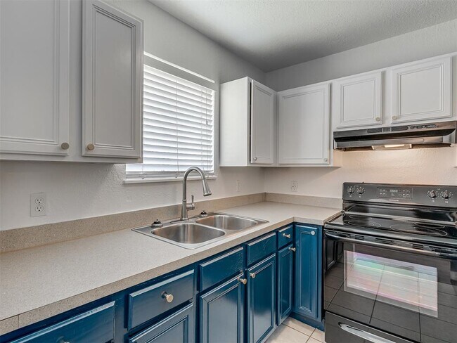 Building Photo - 1608 NW 7th St