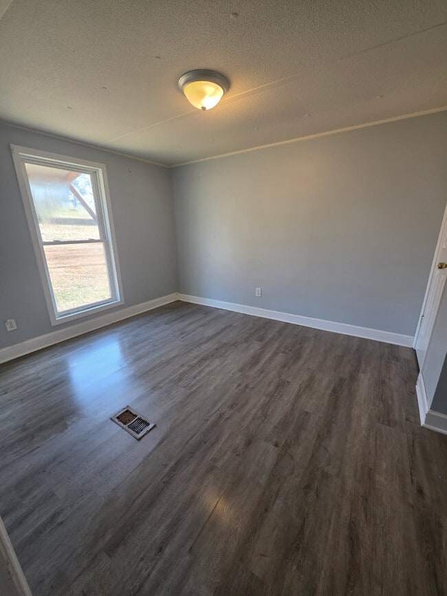 Building Photo - 650 Rices Creek Rd