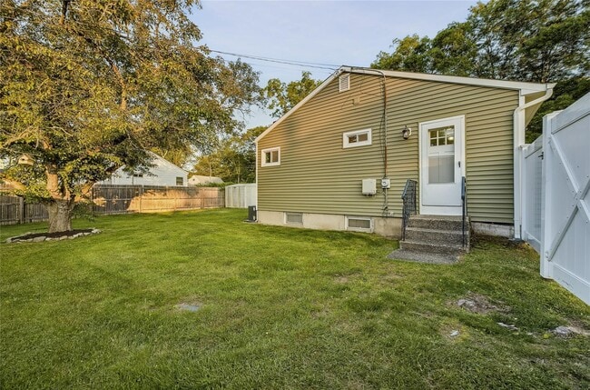 Building Photo - 22 S Haven Dr