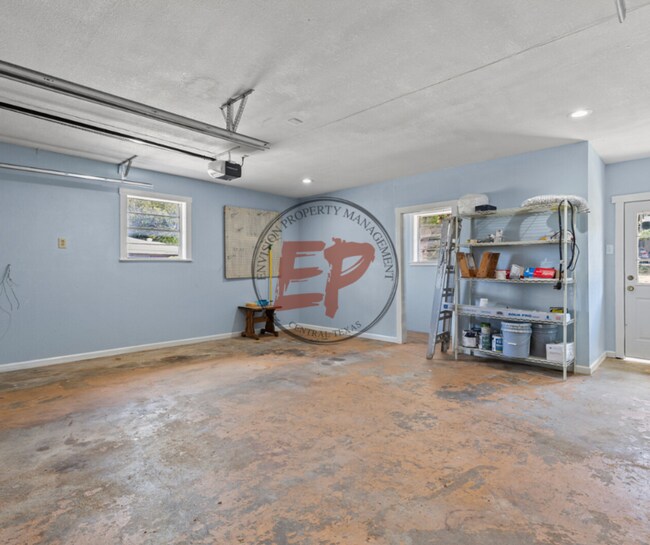 Building Photo - 605 Catalina Dr