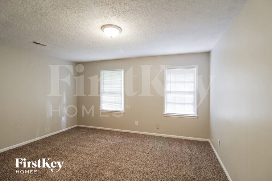 Building Photo - 4618 Forest Pl