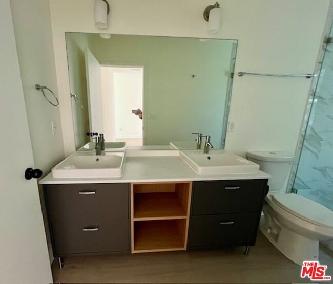 Building Photo - 9946 Farragut Dr