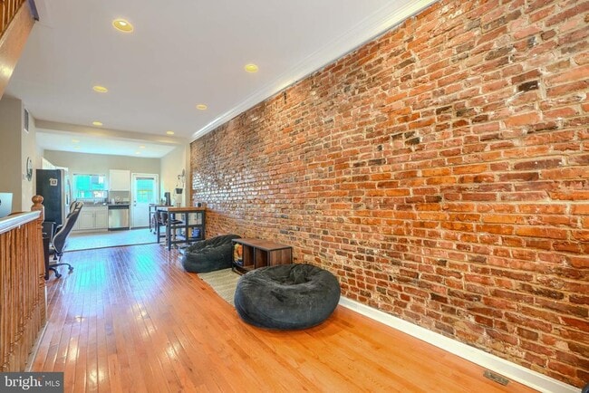 Building Photo - 1421 Washington Blvd