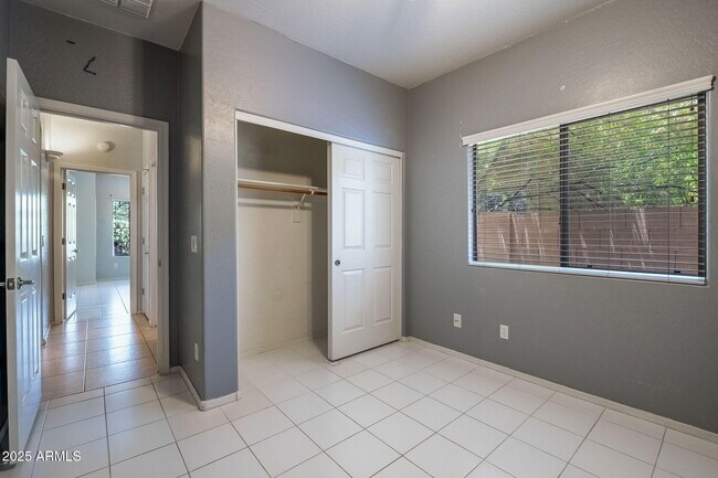 Building Photo - 4618 W Cottontail Rd
