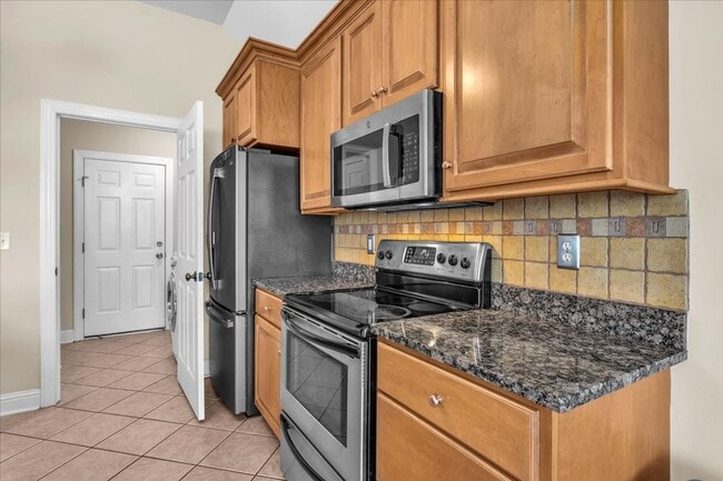 Building Photo - 38 Castle Bay Dr