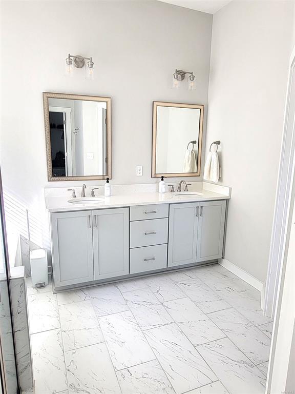 Building Photo - 821 Hedgefield Way