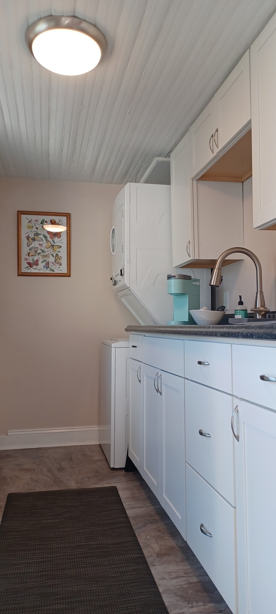 kitchen with-in unit W/D - 205 Douglas Avenue