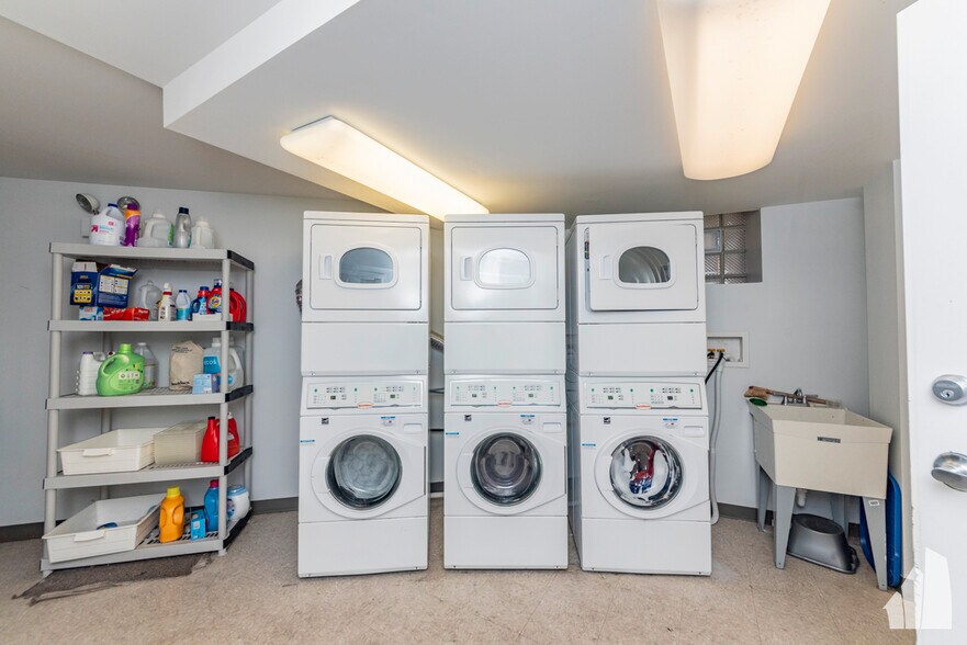 Building Photo - 1912 N Lincoln Ave