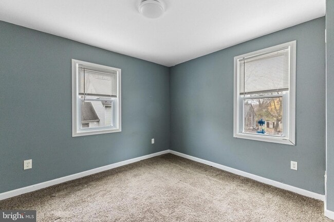 Building Photo - 14 Zane St