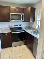 Building Photo - 4100 Pershing Pointe Pl