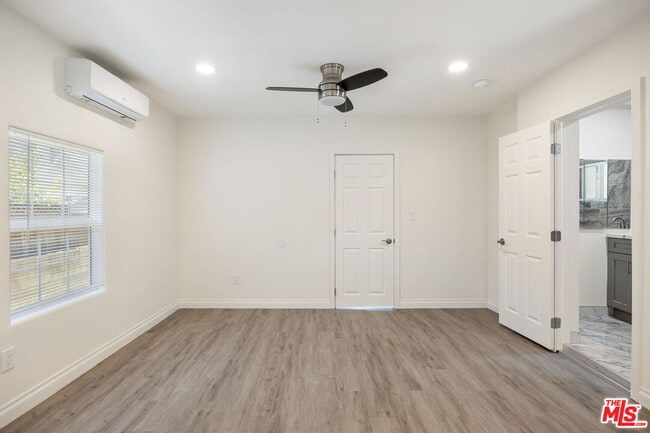 Building Photo - 1342 Mohawk St