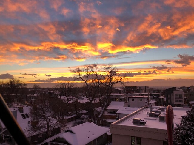 Building Photo - 3500 S Corona St