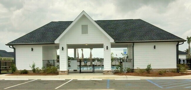 Building Photo - Four bedroom two bath home in Trieste at B...