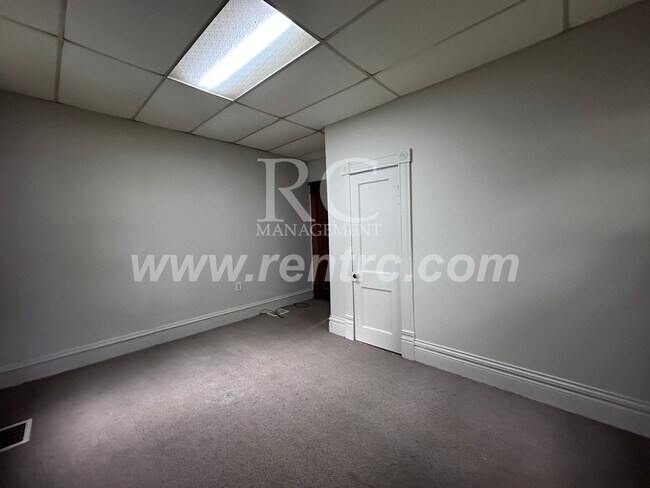 Building Photo - 705 Harmon-