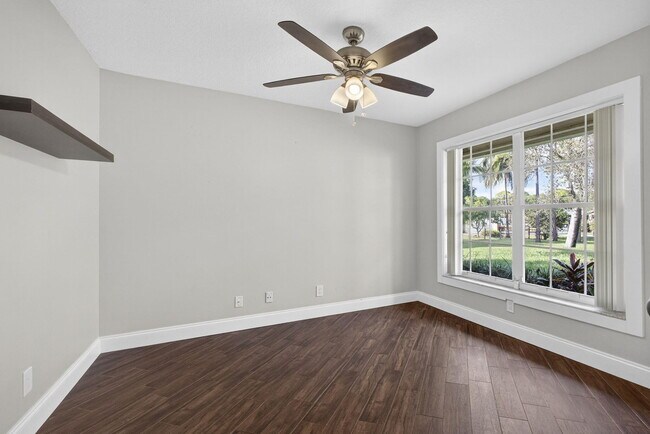 Building Photo - 11646 63rd Ln N