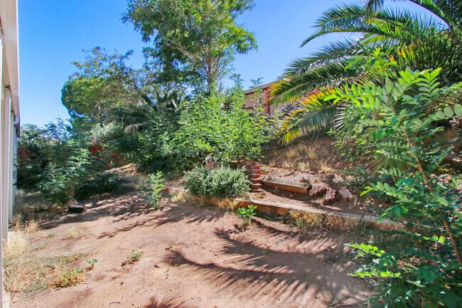 Building Photo - 3030 Wellington Dr