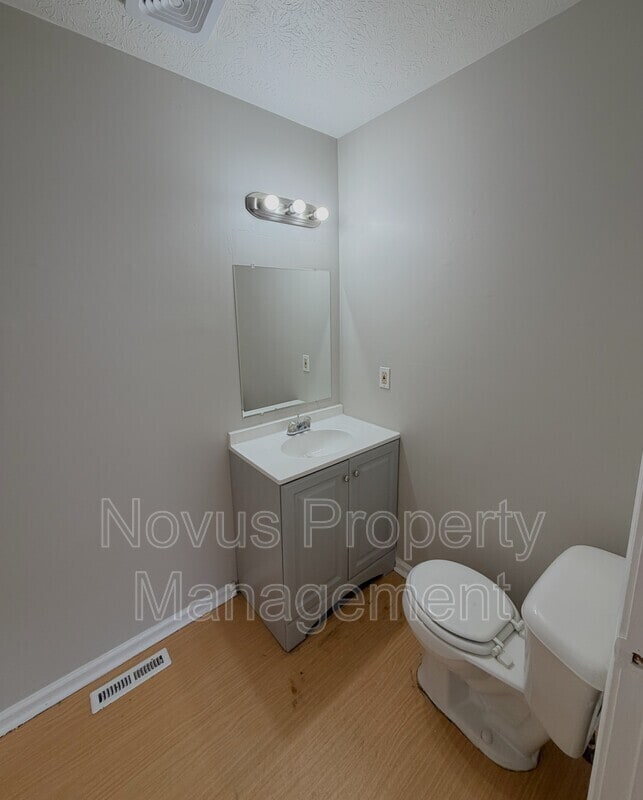 Building Photo - 710 Fertilla St