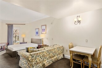 Building Photo - 30 Strada Di Villaggio