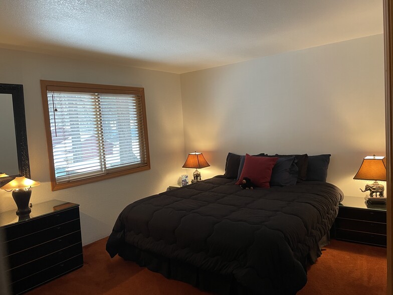 Building Photo - 42621 Falcon Ave