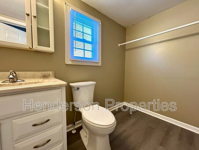 Building Photo - 935 Old Charlotte Rd SW