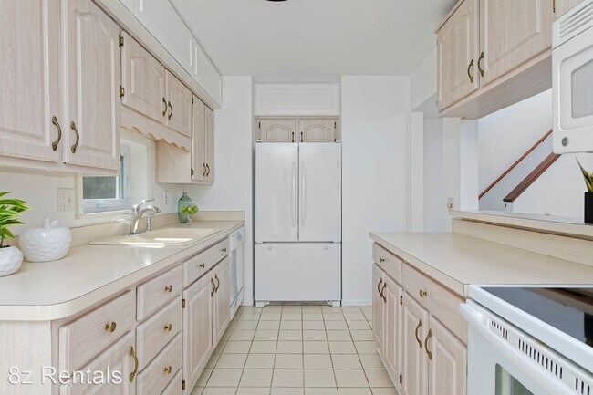 Building Photo - 3 br, 2.5 bath House - 2924 Glenwood Drive