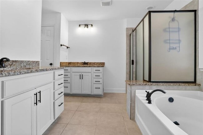 Building Photo - 3267 Ferncliff Ln