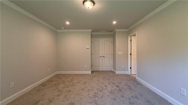 Building Photo - 3235 Cherry Dr