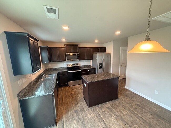Building Photo - 508 Elmwood Pond Ct