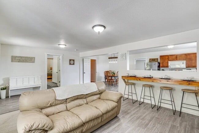 Building Photo - 3101 Bagnell Dam Blvd