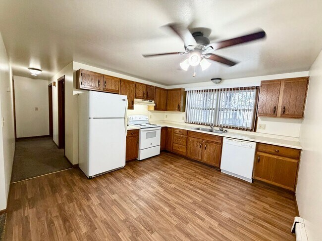 Building Photo - 3243-3243 Wanta Dr