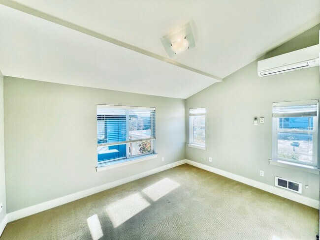 Building Photo - 1017 N 39th St