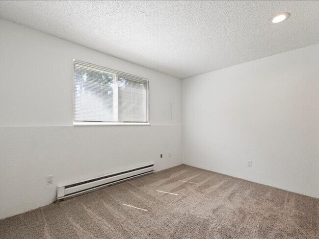 Building Photo - 1207 W 13th Ave