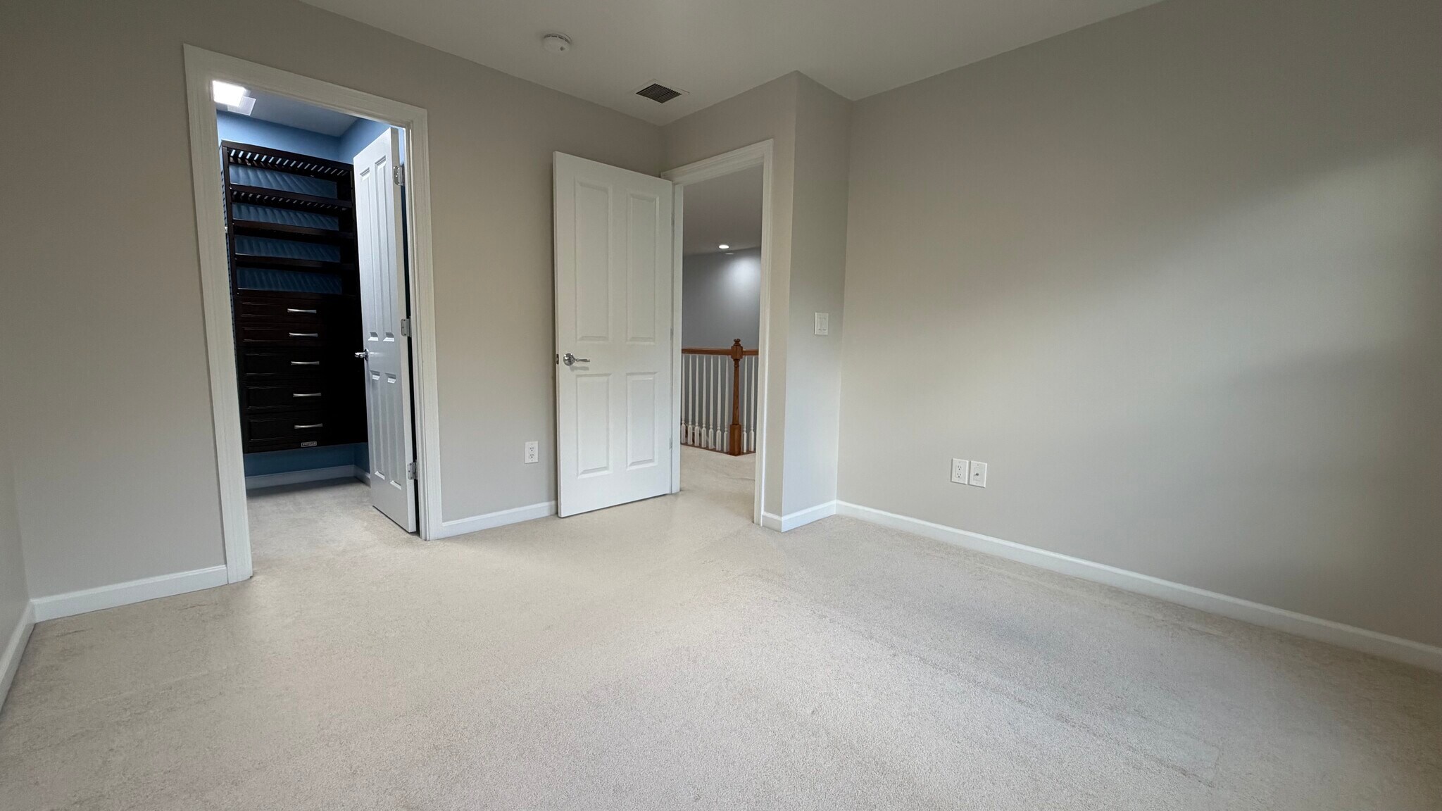 Building Photo - 281 Sterling Dr