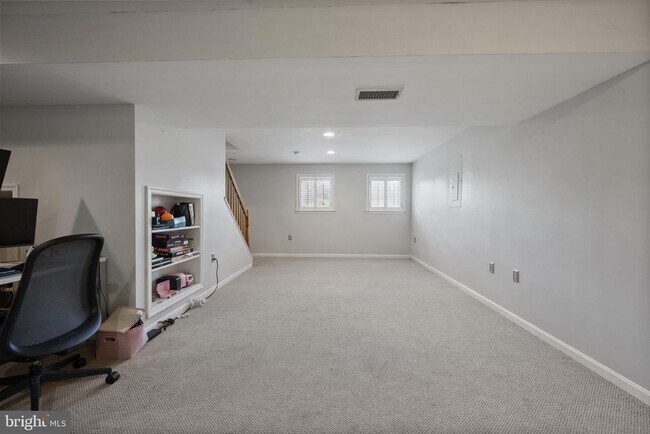 Building Photo - 608 Talmadge Ct SE