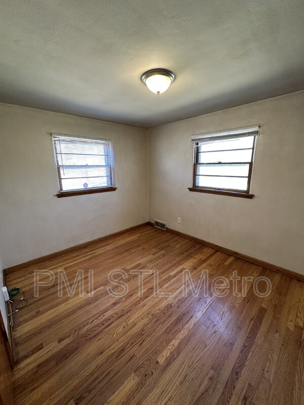 Building Photo - 6824 Larry Ln