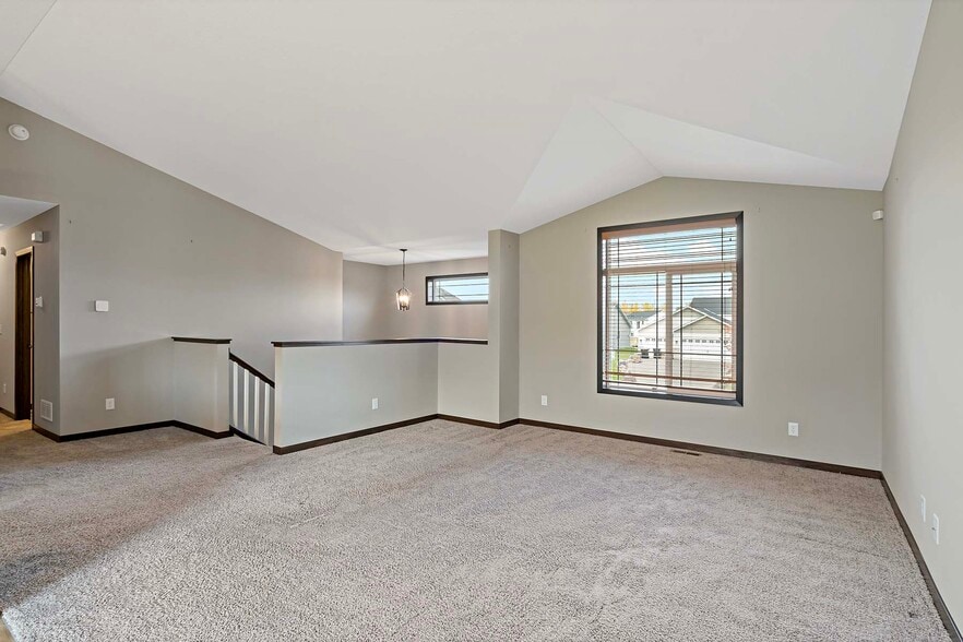 Building Photo - 7713 Lambert Cir NE