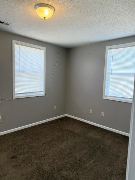 Building Photo - 60 Riley Manor Cir