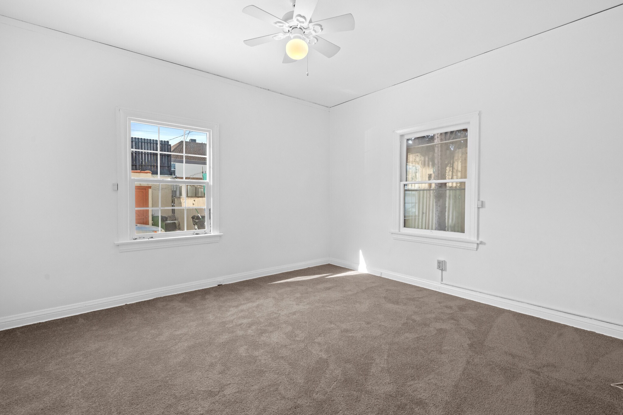 Building Photo - 429 N Gardner St