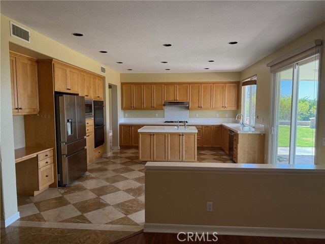 Building Photo - 2540 N San Miguel Dr