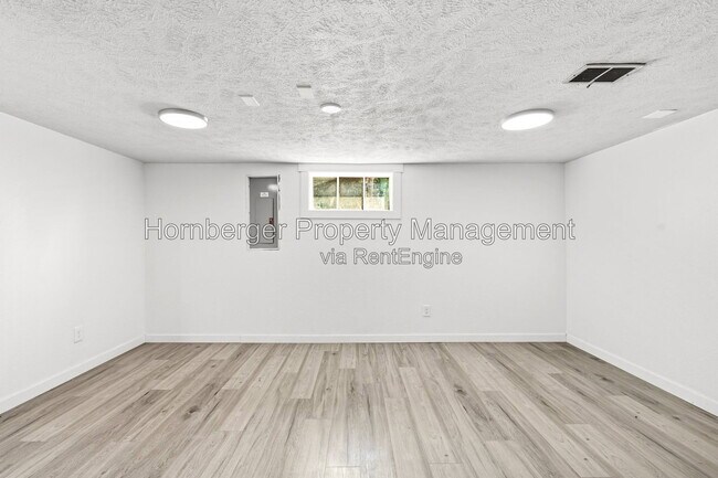 Building Photo - 2719 E Columbia Ave