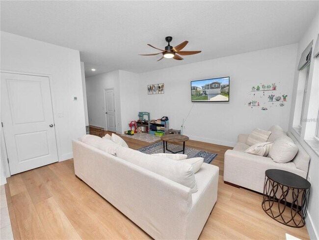 Building Photo - 6564 Great Bear Dr