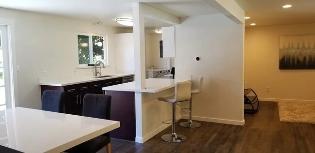 Building Photo - 16605 NE 87th St