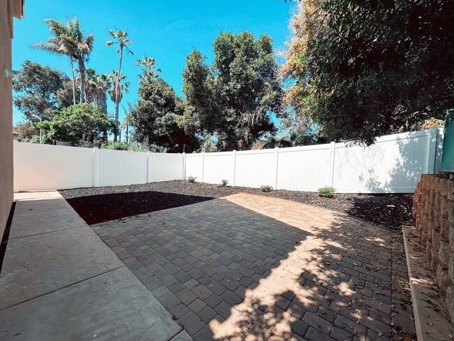 Building Photo - 2498 Birchwood Way