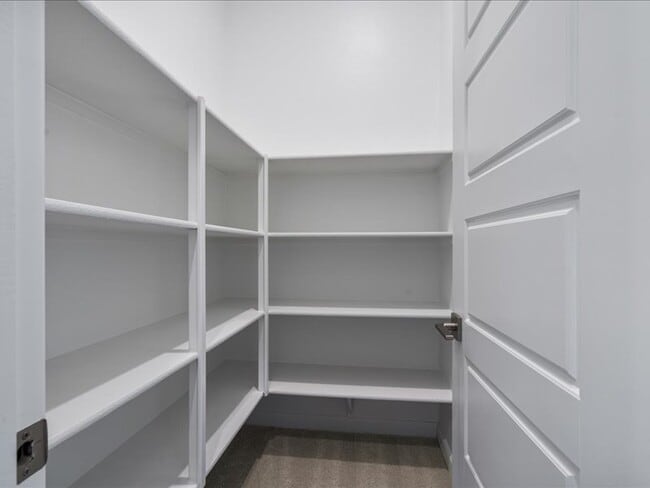 Building Photo - 5053 E Anderson Dr