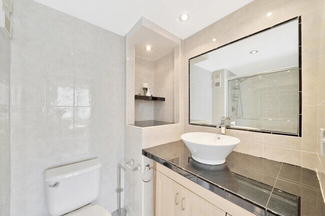 Building Photo - 3215 S Ocean Blvd